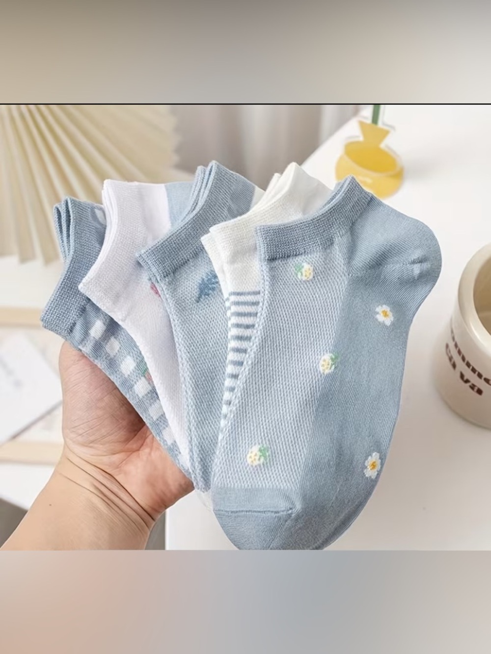 Ladies Low Cut Daisy Ankle Socks - Light Blue & White (5 Pack)